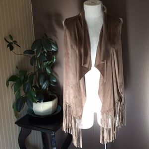 Design history tan vest size small